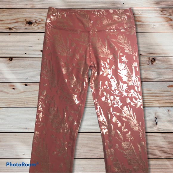 Fabletics Rose Gold Cropped Leggings - Picture 2 of 9